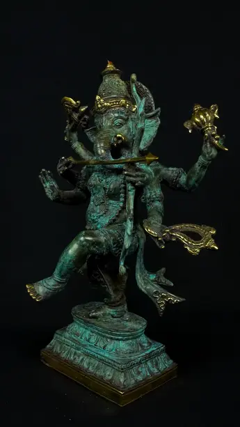 Statue sacrée bénie – Ganesh n°3 – 39 cm, détail sculpté n°2