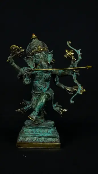 Statue sacrée bénie – Ganesh n°3 – 39 cm, détail sculpté n°9