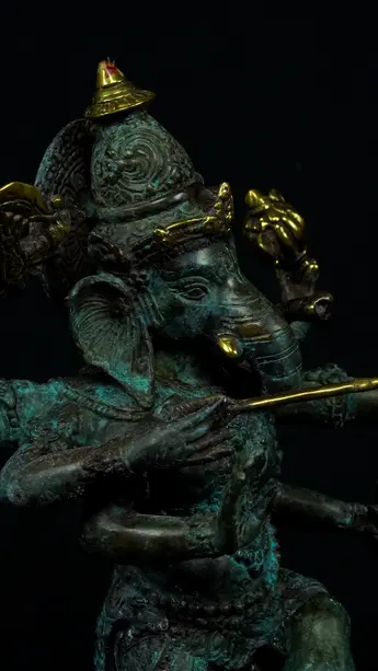 Statue sacrée bénie – Ganesh n°3 – 39 cm, détail sculpté n°16