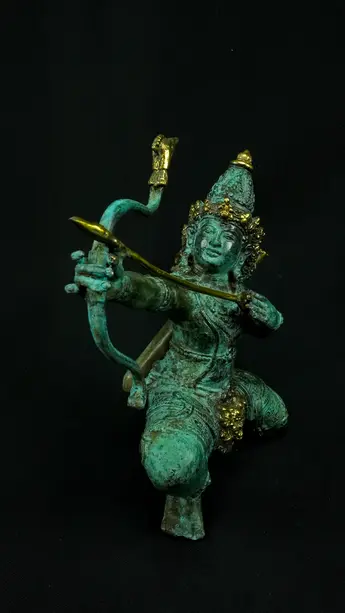 Indra n°1 bandant son arc, vue arrière