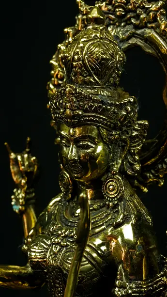 Statue sacrée bénie – Saraswati au cygne, détail sculpté n°13