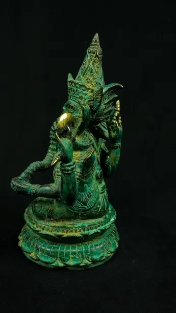 Ganesh vert en laiton, vue de profil