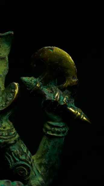Statue sacrée bénie – Ganesh vert – 24 cm, détail sculpté n°6