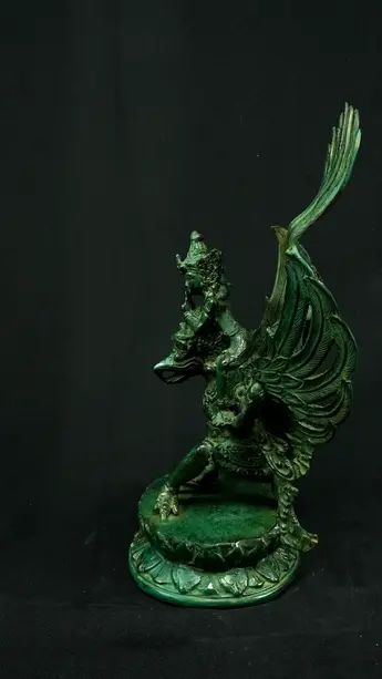 Vishnu béni sur Garuda n°2, profil gauche