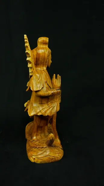 Statue sacrée bénie – Guanyin en bois de suar – 31 cm, détail sculpté n°6