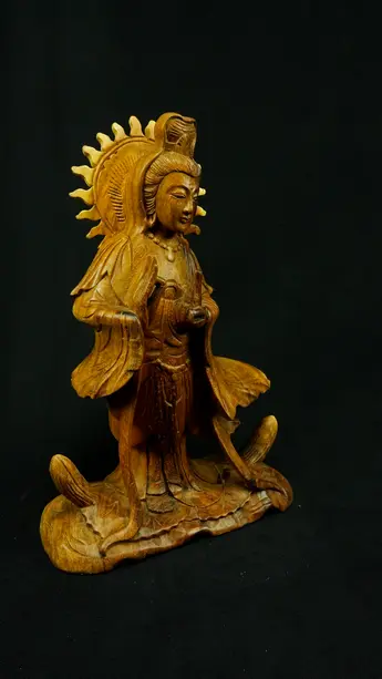 Statue sacrée bénie – Guanyin en bois de suar – 31 cm, vue complémentaire n°4