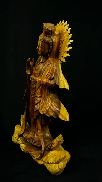Statue bénie de Guanyin en bois de suar, détail complémentaire n°4