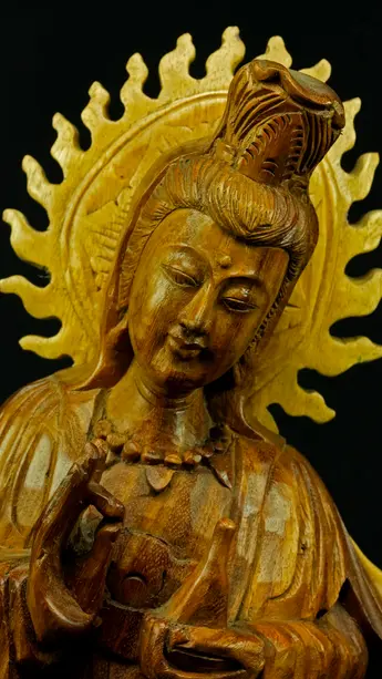 Statue bénie de Guanyin en bois de suar, détail complémentaire n°11