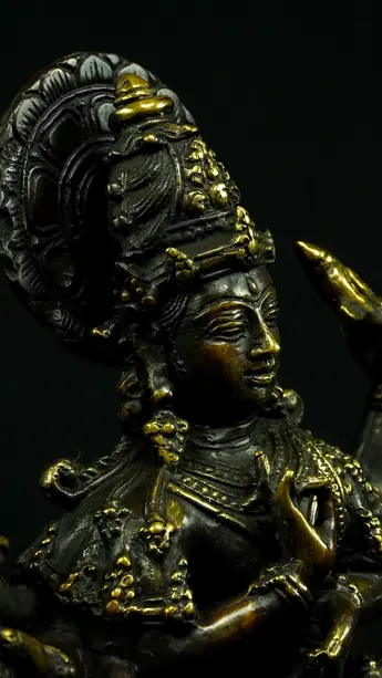Statue sacrée bénie – Shiva Nataraja n°2 – 34 cm, détail sculpté n°4