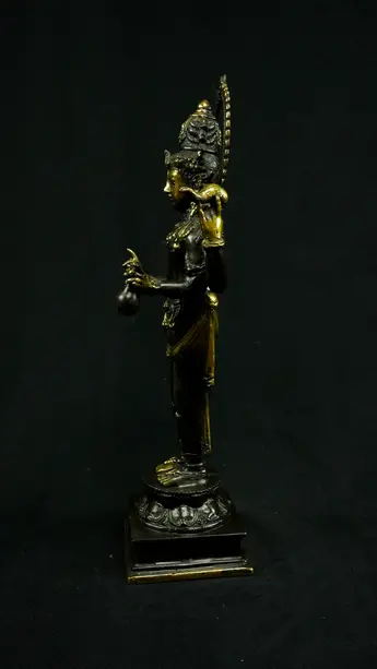 Statue sacrée bénie – Brahma indonésien n°2, détail sculpté n°1