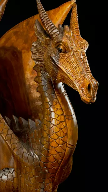 Détail de la tête du Dragon béni n°5 en bois de suar