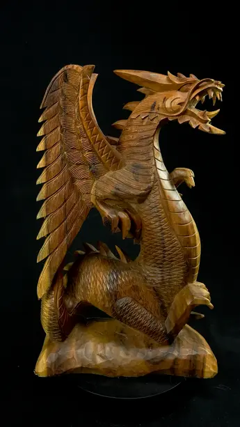 Dragon béni n°1 en bois de suar, vue de face