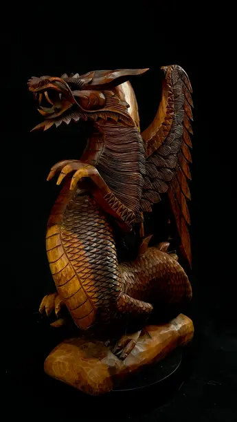 Dragon béni n°2 en bois de suar, vue du côté opposé