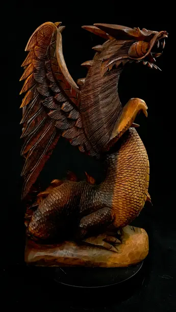 Dragon béni n°3 en bois de suar, vue latérale opposée