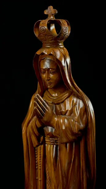 Vierge Couronnée bénie sculptée en bois de suar, vue complémentaire n°5