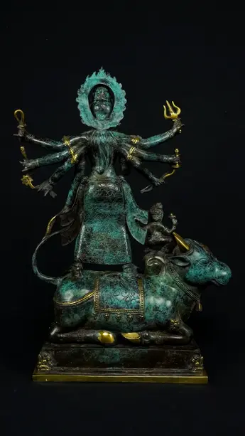 Statue bénie de Durga Kamadhenu en laiton, vue arrière