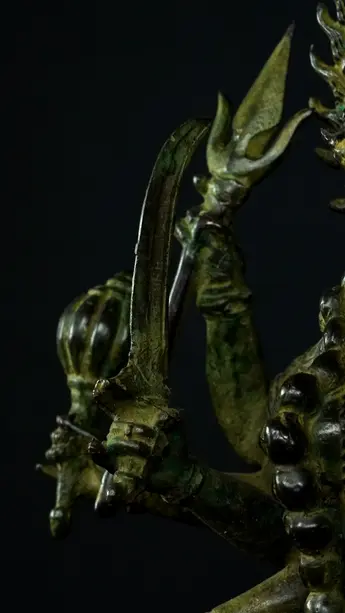 Statue bénie de Kali en laiton réalisée à la cire perdue, détail complémentaire n°13