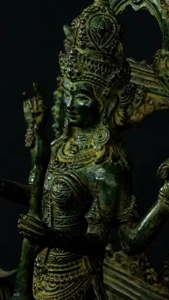 Statue sacrée bénie – Saraswati au cygne, détail sculpté n°14