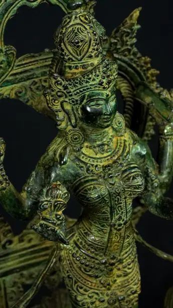 Statue sacrée bénie – Saraswati au cygne, détail sculpté n°18