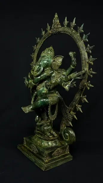 Statue bénie de Ganesh Nataraja en laiton, détail complémentaire n°4