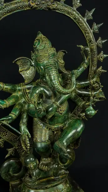 Statue bénie de Ganesh Nataraja en laiton, détail complémentaire n°19