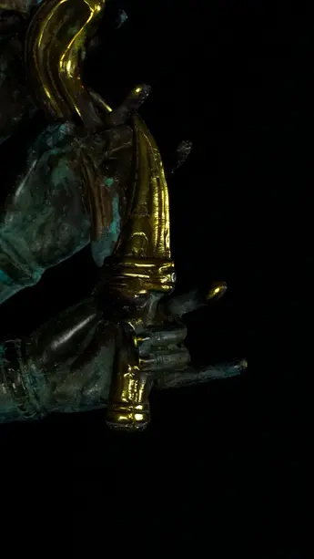 Détail d’un attribut tenu par Shiva Nataraja
