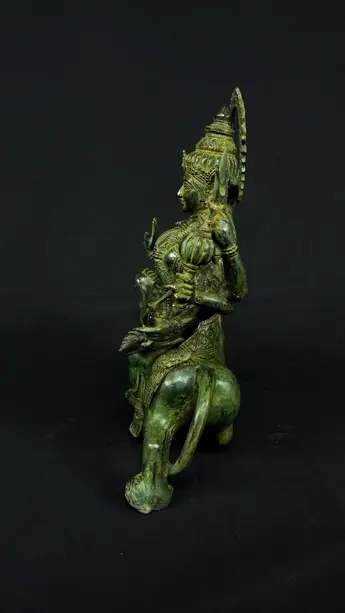 Statue sacrée bénie – Durga aux 8 bras n°2, détail sculpté n°1
