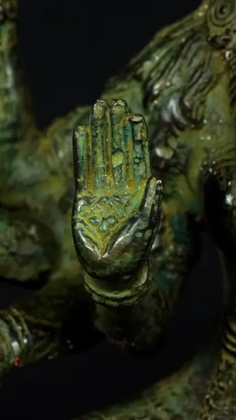 Statue sacrée bénie – Durga aux 8 bras n°2, détail sculpté n°11
