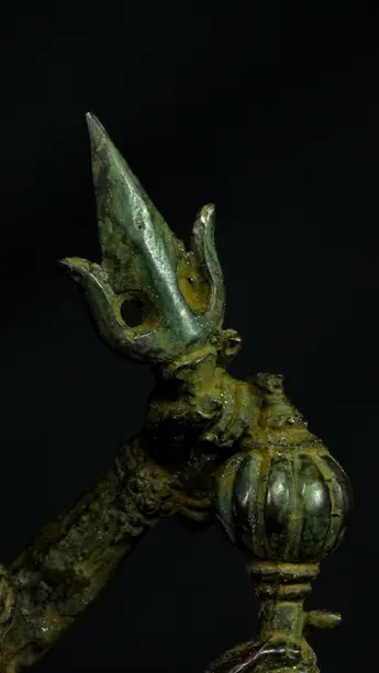 Détail d’un attribut de Durga aux huit bras n°1