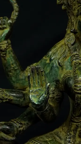 Statue sacrée bénie – Durga aux 8 bras n°1, détail sculpté n°10
