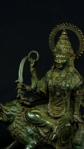 Statue sacrée bénie – Durga aux 8 bras n°1, détail sculpté n°11