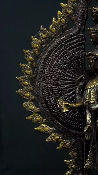 Statue sacrée bénie – Avalokiteshvara aux 1000 bras, détail sculpté n°3