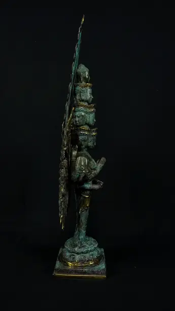 Avalokiteshvara aux 1 000 bras n°2, profil gauche
