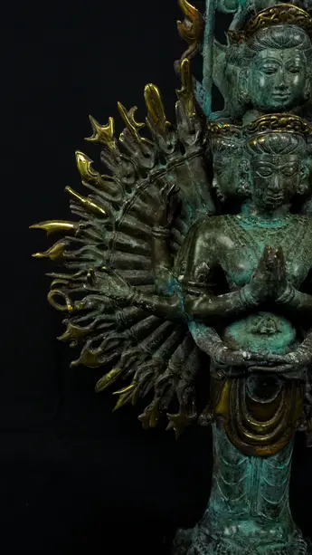 Détail des bras rayonnants d’Avalokiteshvara n°2