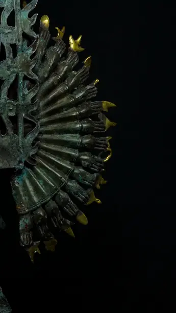 Statue bénie d’Avalokiteshvara aux 1 000 bras, exemplaire n°2, détail complémentaire n°12