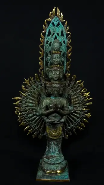 Statue bénie d’Avalokiteshvara aux 1 000 bras n°3, vue de face