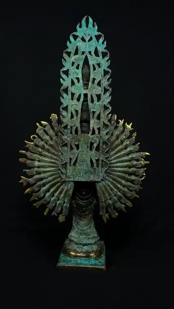 Avalokiteshvara aux 1 000 bras n°3, vue arrière