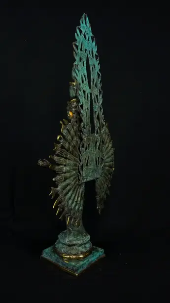 Avalokiteshvara aux 1 000 bras n°3, profil gauche