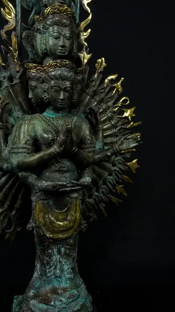 Statue bénie d’Avalokiteshvara aux 1 000 bras, exemplaire n°3, détail complémentaire n°9