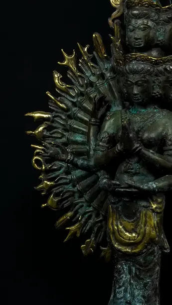 Détail des bras rayonnants d’Avalokiteshvara n°3