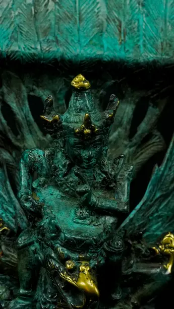 Statue sacrée bénie – Vishnu sur Garuda n°1, vue complémentaire n°3