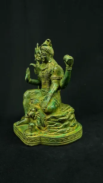 Statue sacrée bénie – Petit Shiva assis – 66 cm, détail sculpté n°5