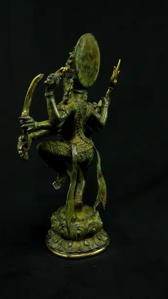 Statue sacrée bénie – Shiva Nataraja n°1 – 66 cm, détail sculpté n°2