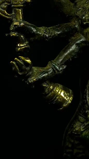 Statue sacrée bénie – Shiva Nataraja n°1 – 66 cm, détail sculpté n°7