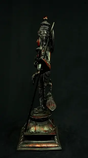 Statue sacrée bénie – Murugan n°1 – 46 cm, détail sculpté n°2