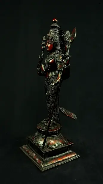 Statue sacrée bénie – Murugan n°1 – 46 cm, détail sculpté n°3