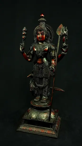 Statue sacrée bénie – Murugan n°1 – 46 cm, détail sculpté n°4