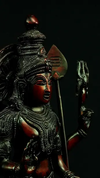 Statue sacrée bénie – Murugan n°1 – 46 cm, détail sculpté n°13