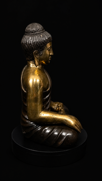 Bouddha béni de la Conception, profil gauche