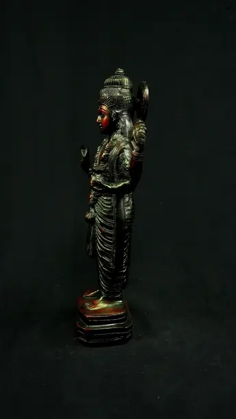 Dhanvantari béni n°1 en laiton, profil gauche
